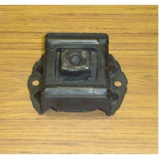 TRANSMISSION MOUNT